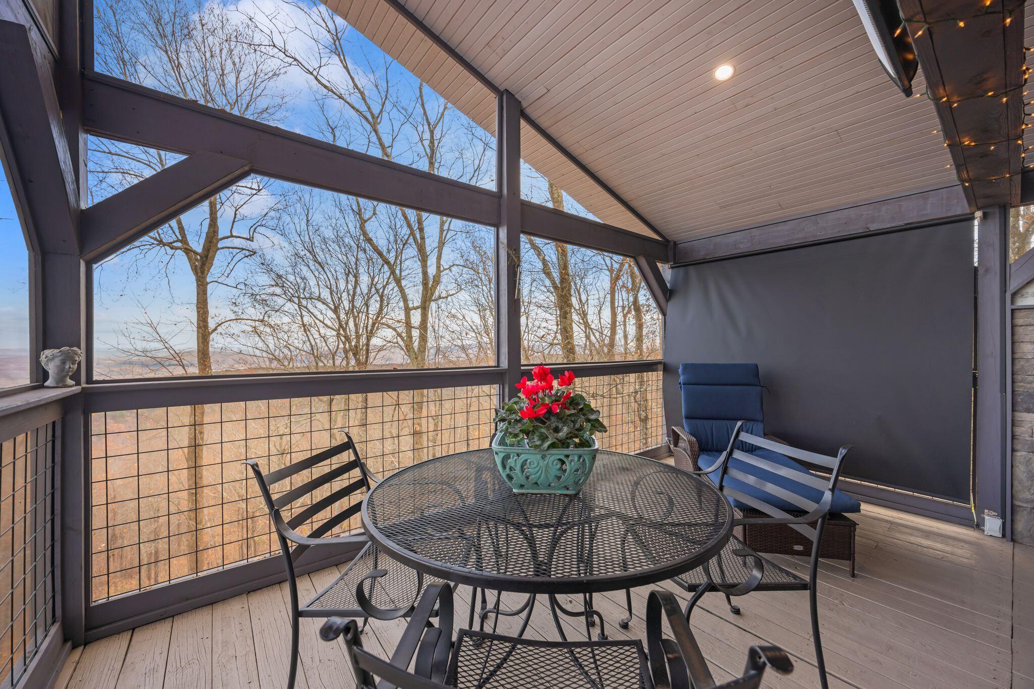 Rising Fawn, Georgia, 30738, United States, 2 Bedrooms Bedrooms, ,2 BathroomsBathrooms,Residential,For Sale,1995389