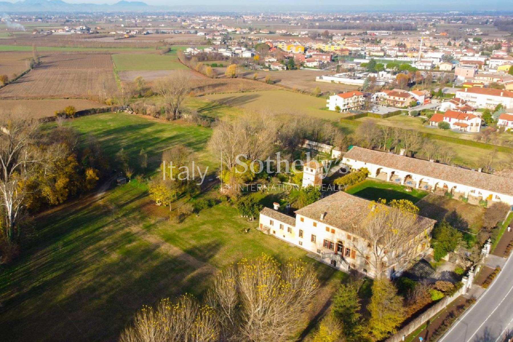  Venetian Renaissance Villa with frescoes and tower, barchessa and outbuildings - 物件實景