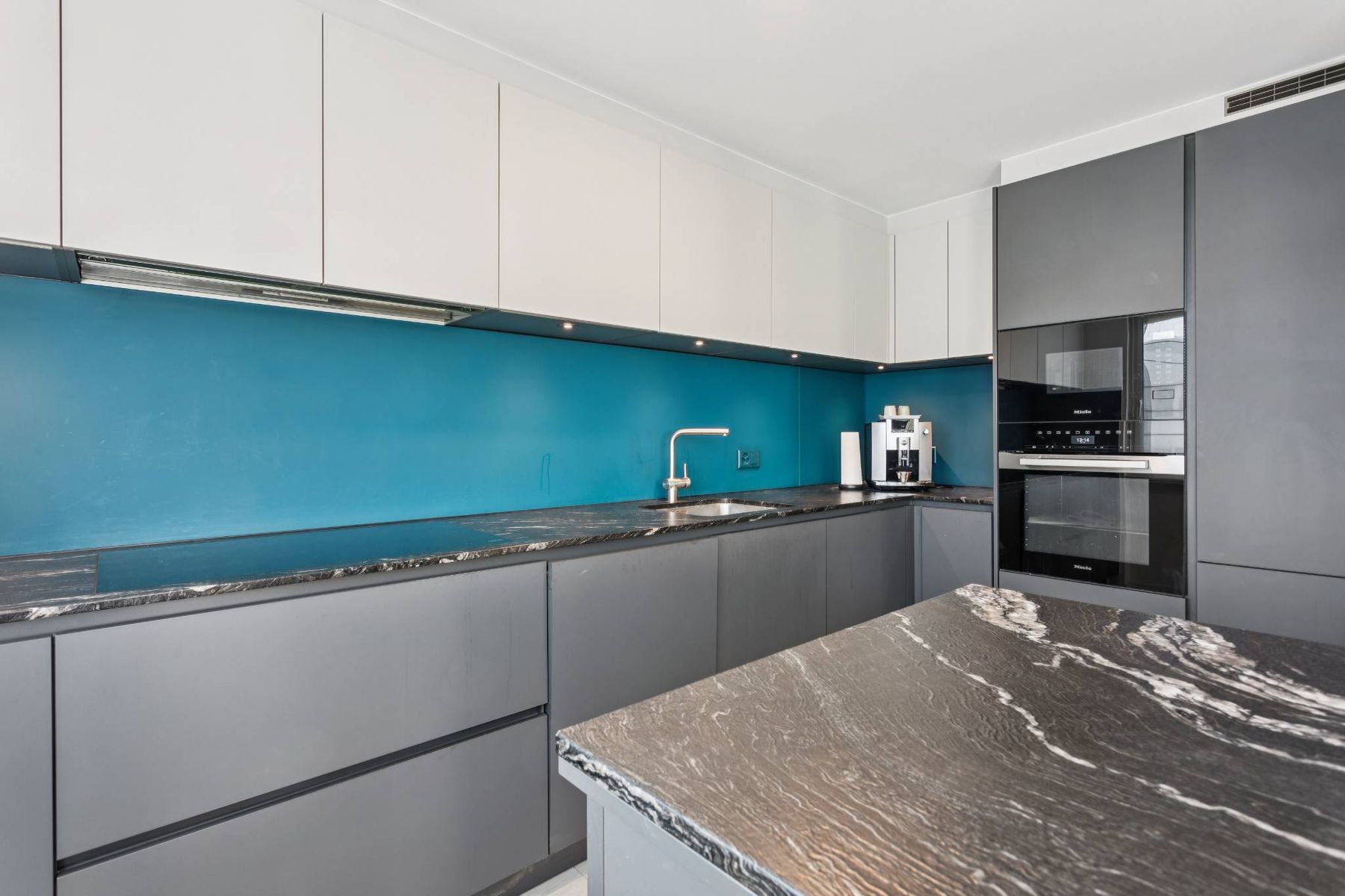  Magnificent renovated 4.5-room apartment - 物件實景
