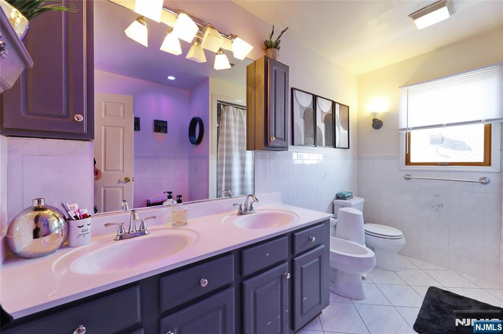 North Arlington, New Jersey, 07031, United States, 6 Bedrooms Bedrooms, ,4 BathroomsBathrooms,Residential,For Sale,1974124