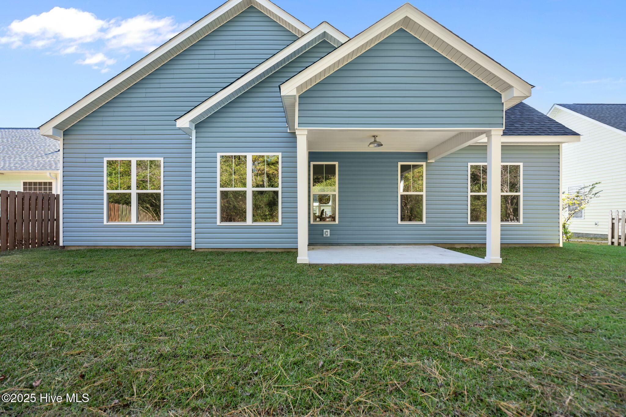 Wilmington, North Carolina, 28412, United States, 4 Bedrooms Bedrooms, ,3 BathroomsBathrooms,Residential,For Sale,1995132