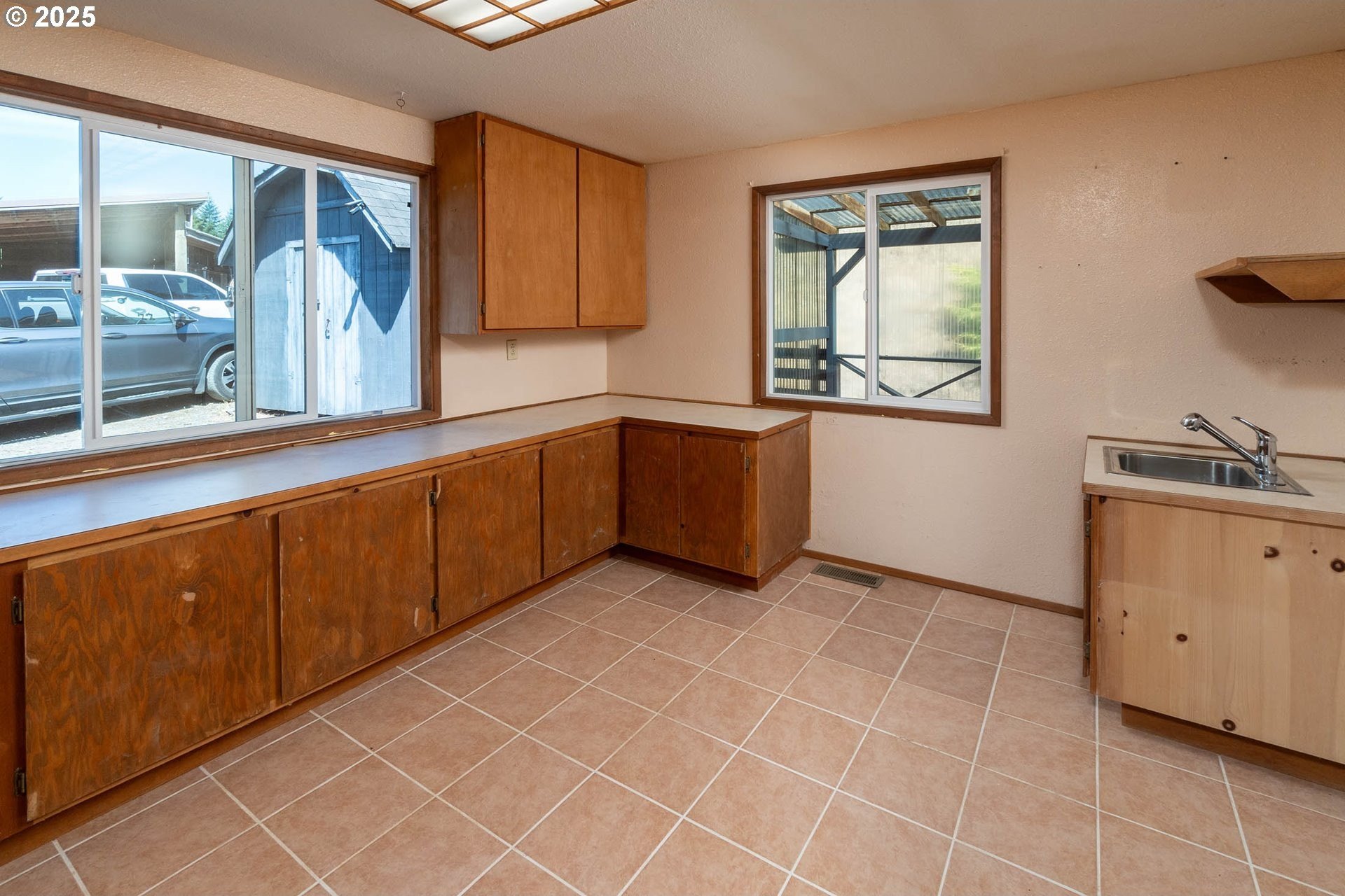 Myrtle Point, Oregon, 97458, United States, 3 Bedrooms Bedrooms, ,3 BathroomsBathrooms,Residential,For Sale,1975614