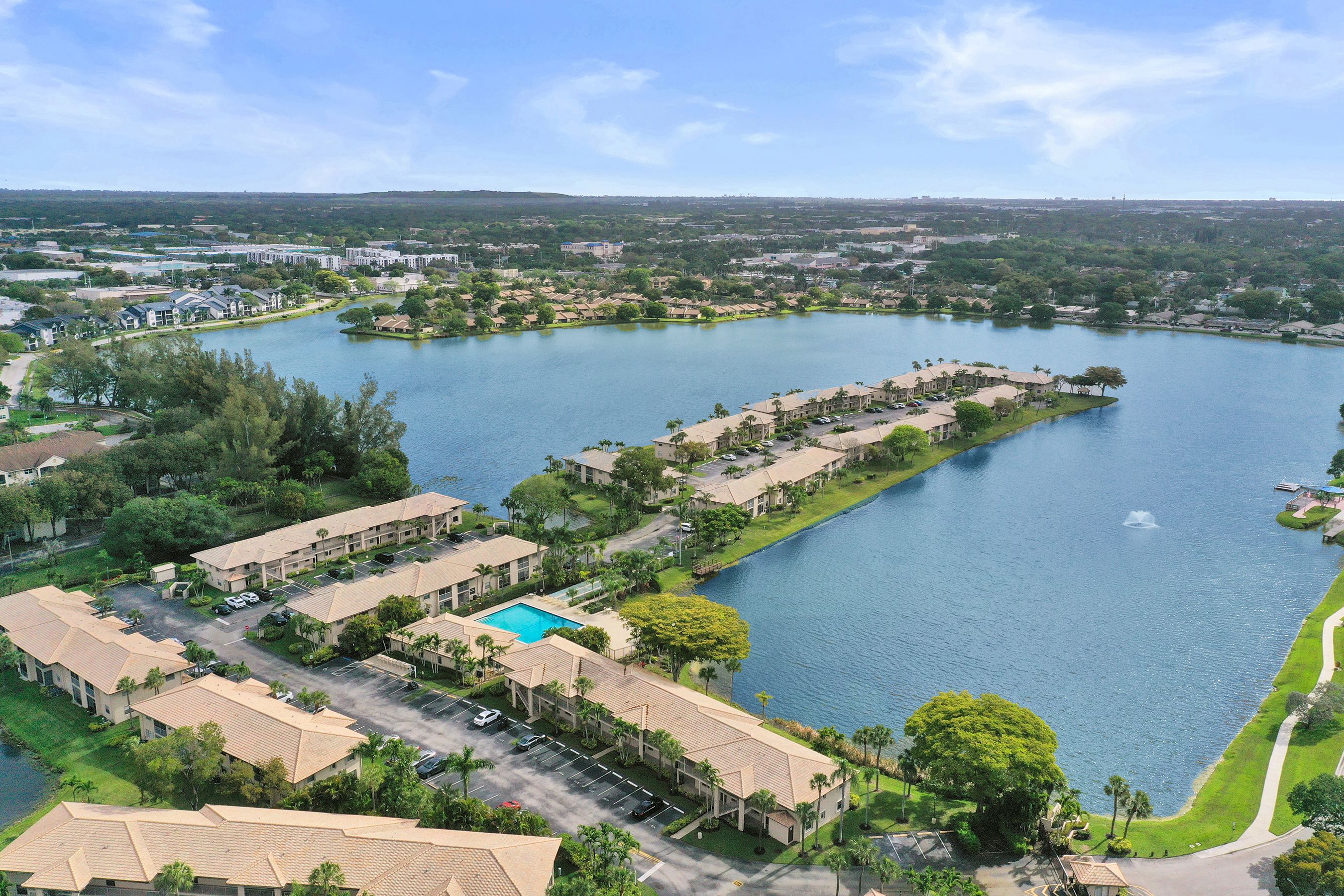  5531 Lakeside Drive, Margate, FL, 33063 - 物件實景