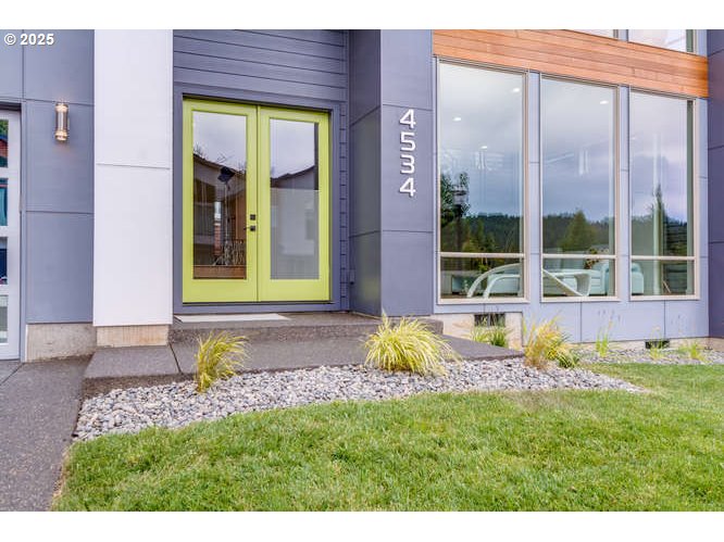 Camas, Washington, 98607, United States, 4 Bedrooms Bedrooms, ,3 BathroomsBathrooms,Residential,For Sale,1826713