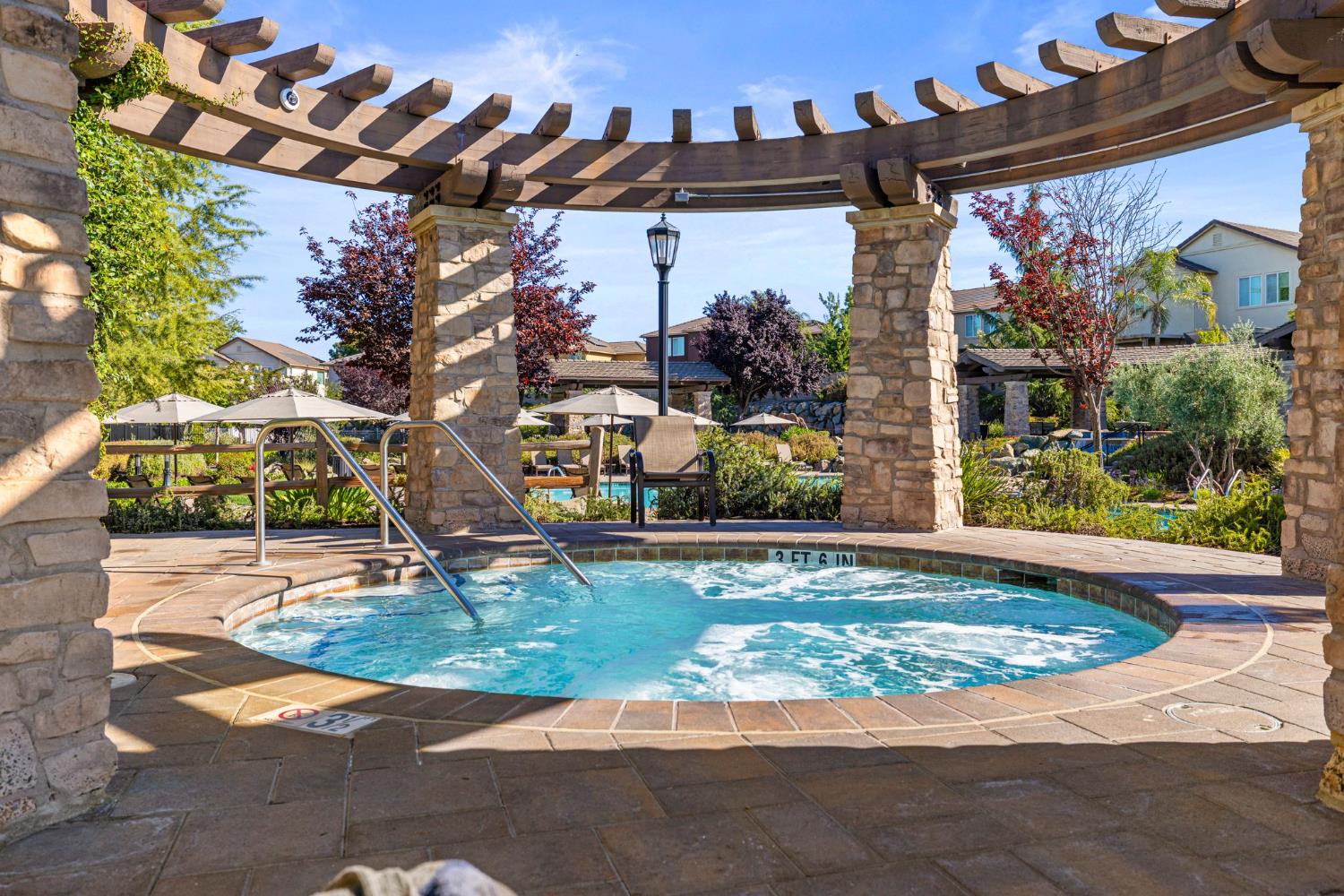 El Dorado Hills, California, 95762, United States, 4 Bedrooms Bedrooms, ,3 BathroomsBathrooms,Residential,For Sale,1925996