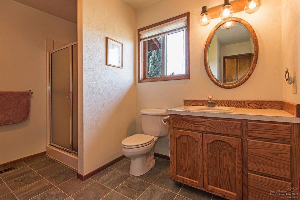 Sisters, Oregon, 97759, United States, 3 Bedrooms Bedrooms, ,3 BathroomsBathrooms,Residential,For Sale,1917351