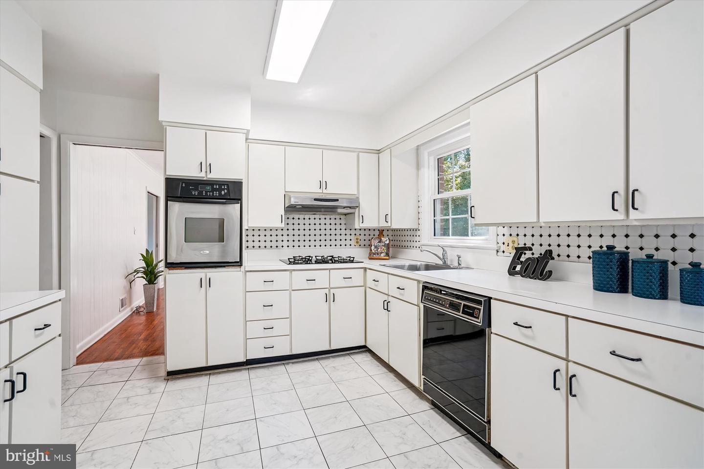 Bethesda, Maryland, 20817, United States, 4 Bedrooms Bedrooms, ,3 BathroomsBathrooms,Residential,For Sale,1934695