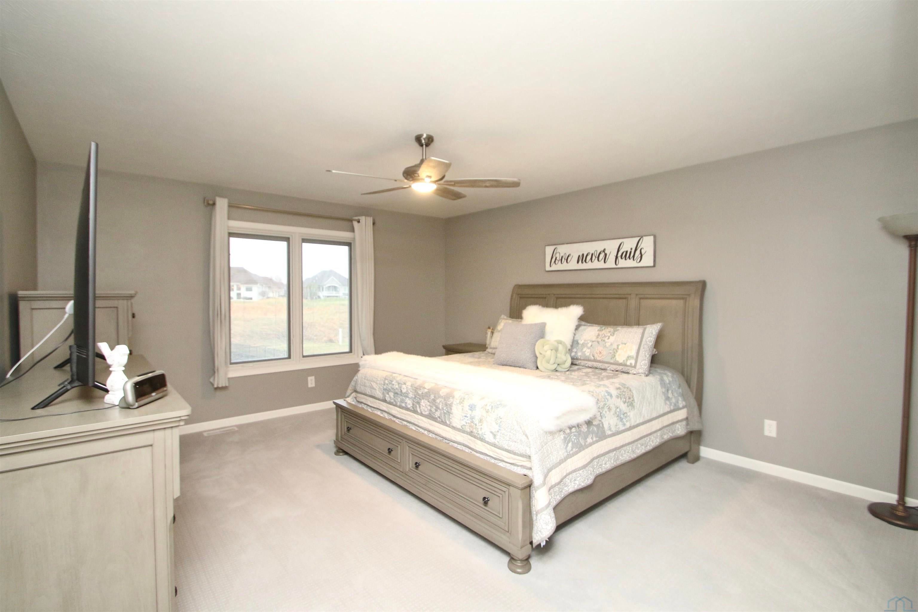 Dakota Dunes, South Dakota, 57049, United States, 4 Bedrooms Bedrooms, ,3 BathroomsBathrooms,Residential,For Sale,2033503