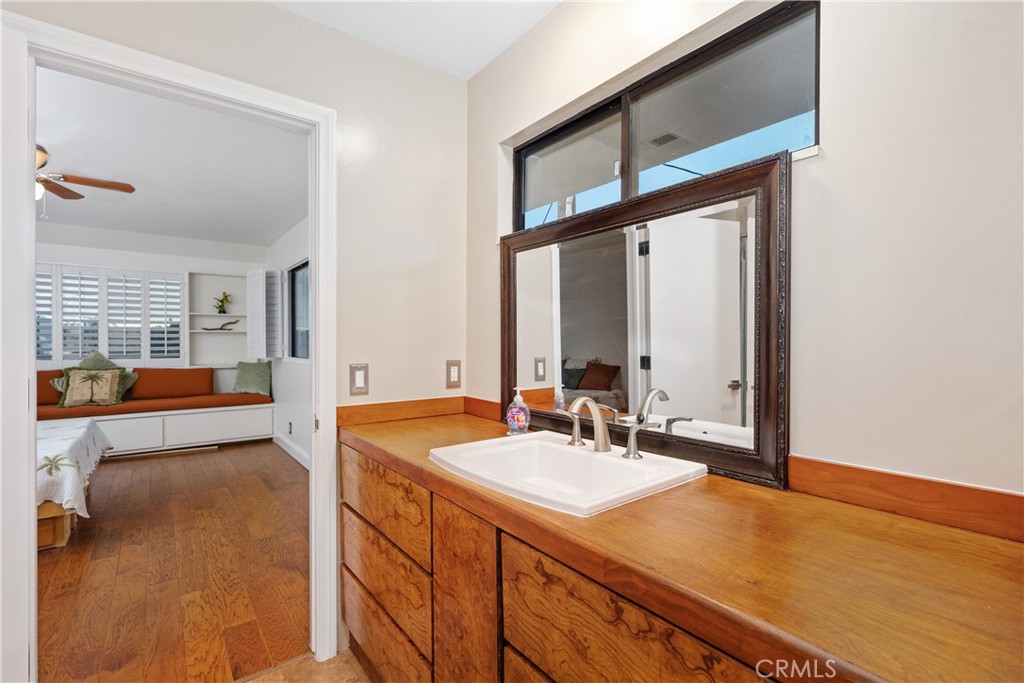 Manhattan Beach, California, 90266, United States, 5 Bedrooms Bedrooms, ,4 BathroomsBathrooms,Residential,For Sale,1993331