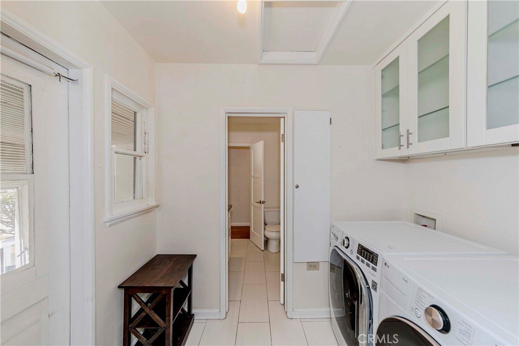 La Crescenta, California, 91214, United States, 3 Bedrooms Bedrooms, ,2 BathroomsBathrooms,Residential,For Sale,1926243