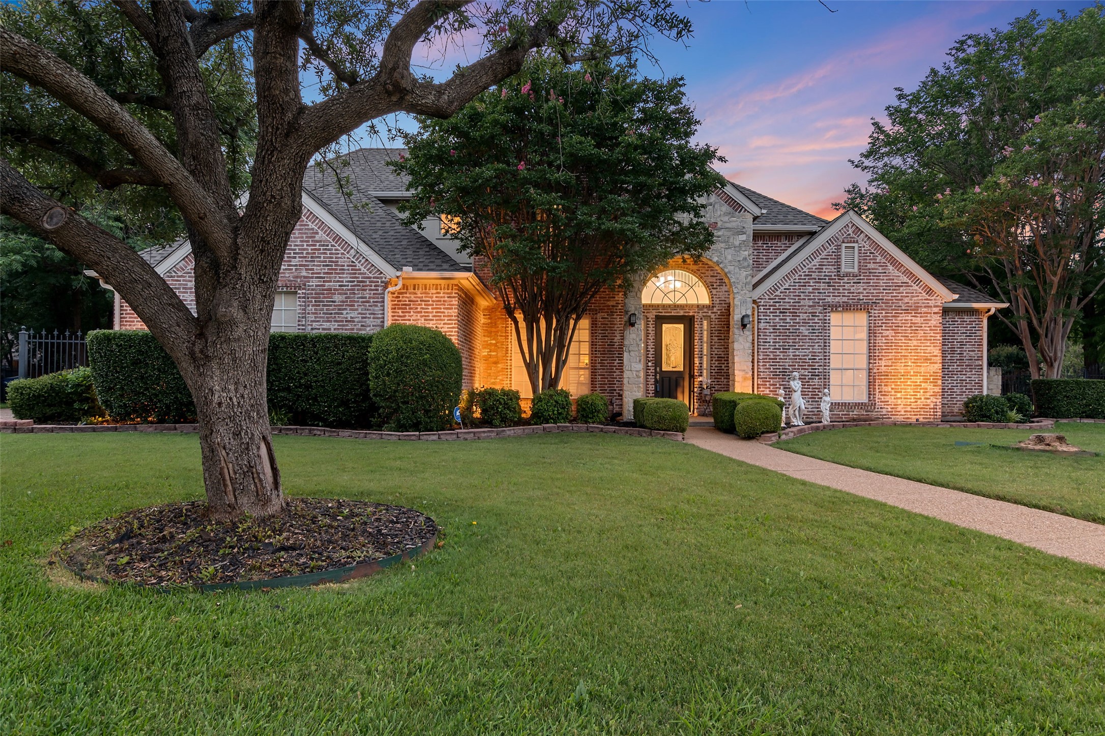 Southlake, Texas, 76092, United States, 5 Bedrooms Bedrooms, ,5 BathroomsBathrooms,Residential,For Sale,1898748