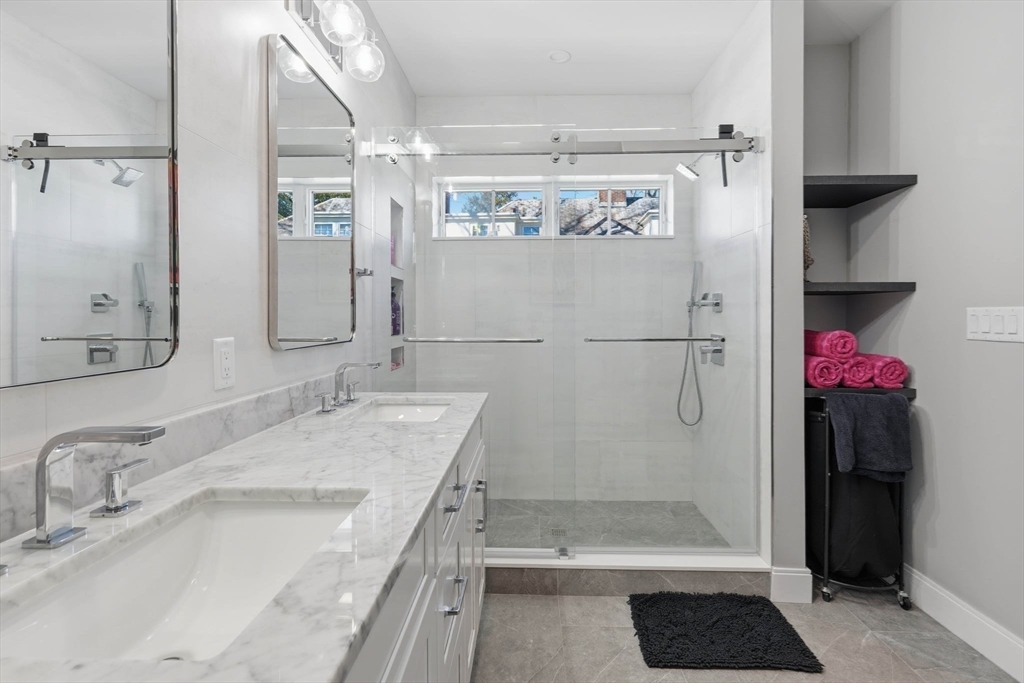 Wakefield, Massachusetts, 01880, United States, 2 Bedrooms Bedrooms, ,3 BathroomsBathrooms,Residential,For Sale,2036926