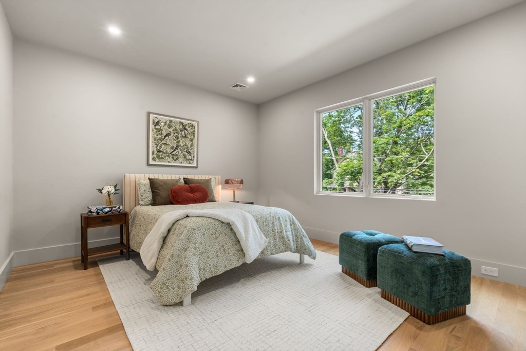 Newton, Massachusetts, 02461, United States, 6 Bedrooms Bedrooms, ,7 BathroomsBathrooms,Residential,For Sale,1882798