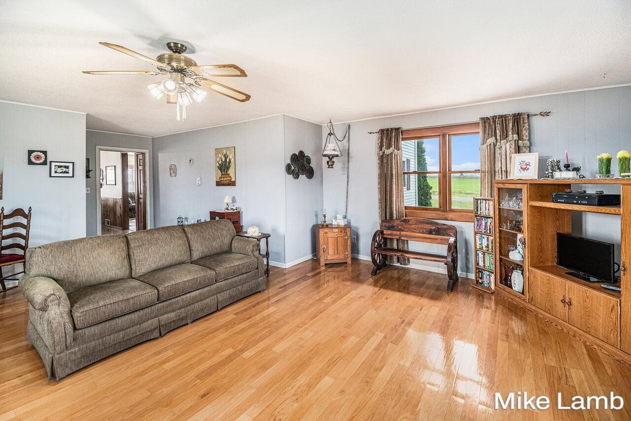 Kent City, Michigan, 49330, United States, 4 Bedrooms Bedrooms, ,1 BathroomBathrooms,Residential,For Sale,1793109