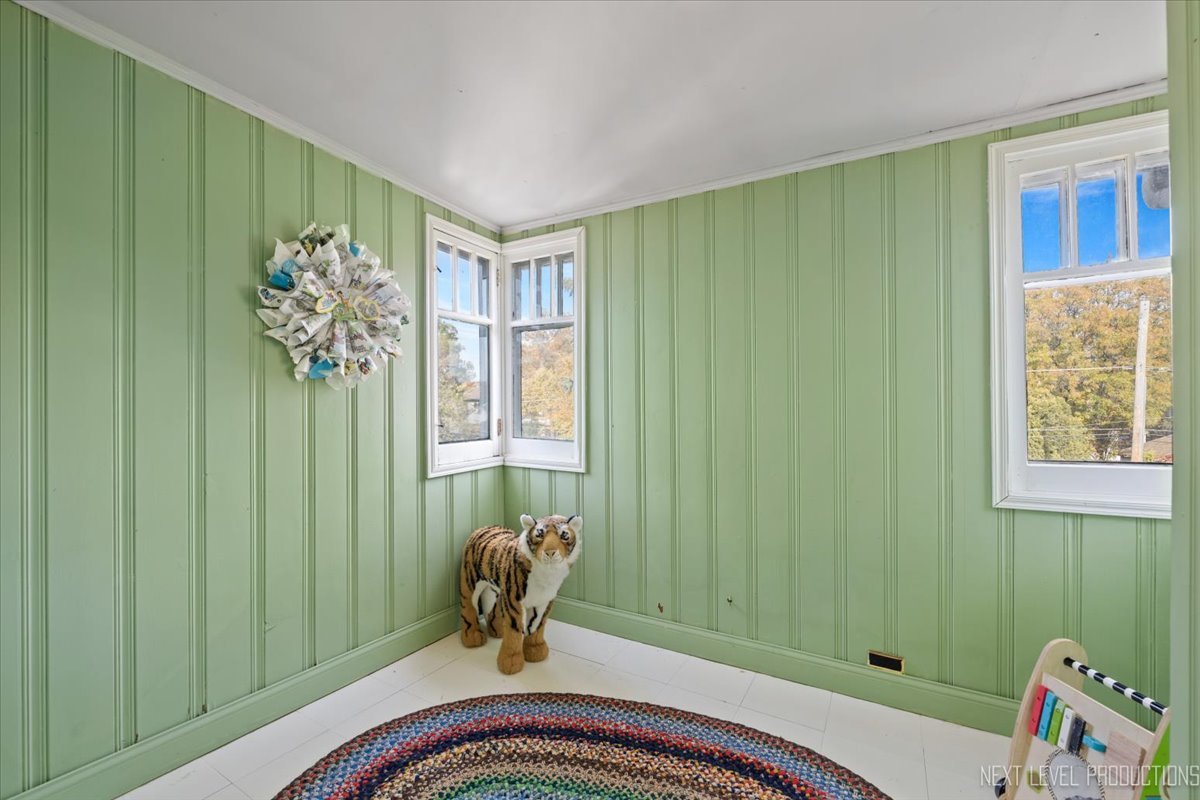 Riverside, Illinois, 60546, United States, 3 Bedrooms Bedrooms, ,3 BathroomsBathrooms,Residential,For Sale,1988558