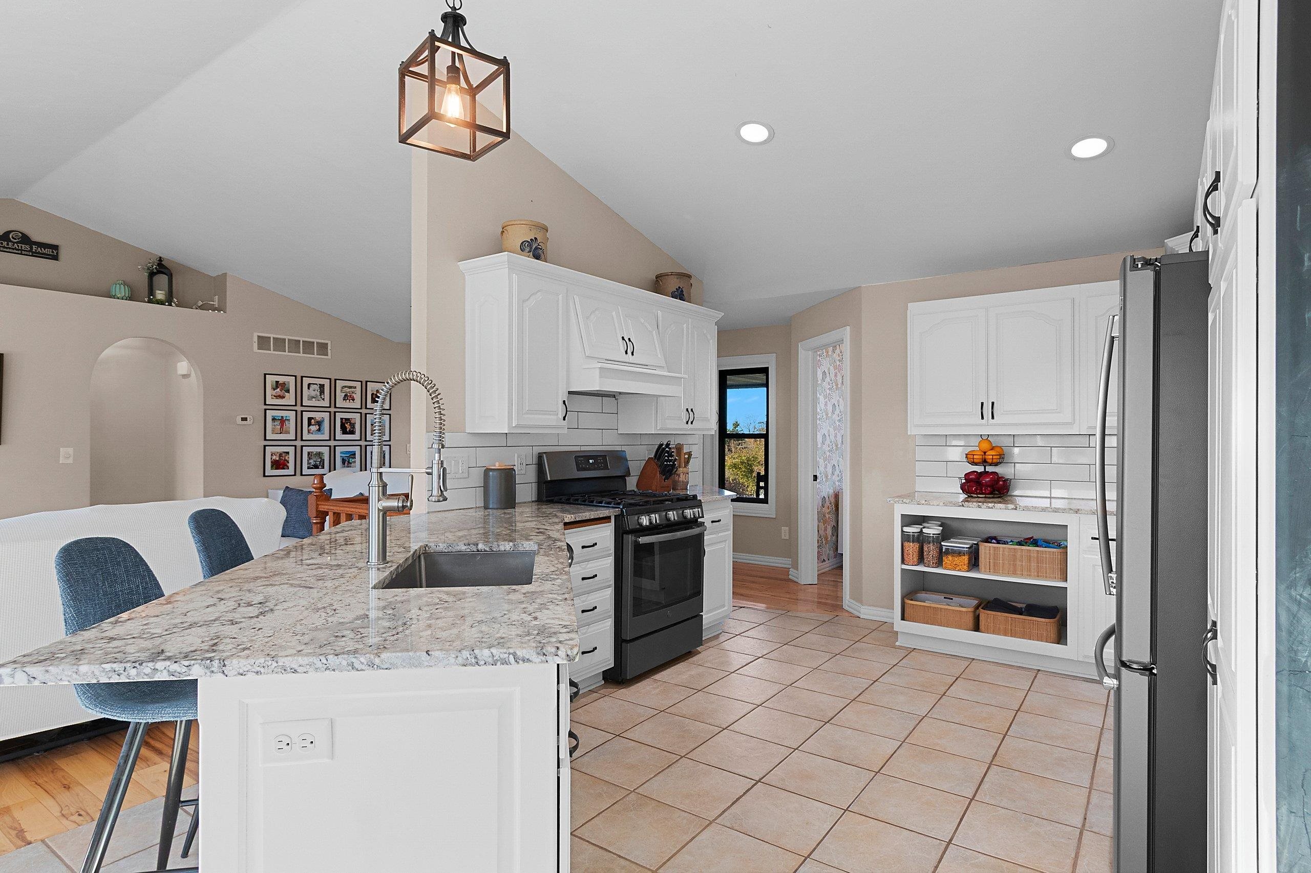 GREEN BAY, Wisconsin, 54311, United States, 4 Bedrooms Bedrooms, ,4 BathroomsBathrooms,Residential,For Sale,1991050