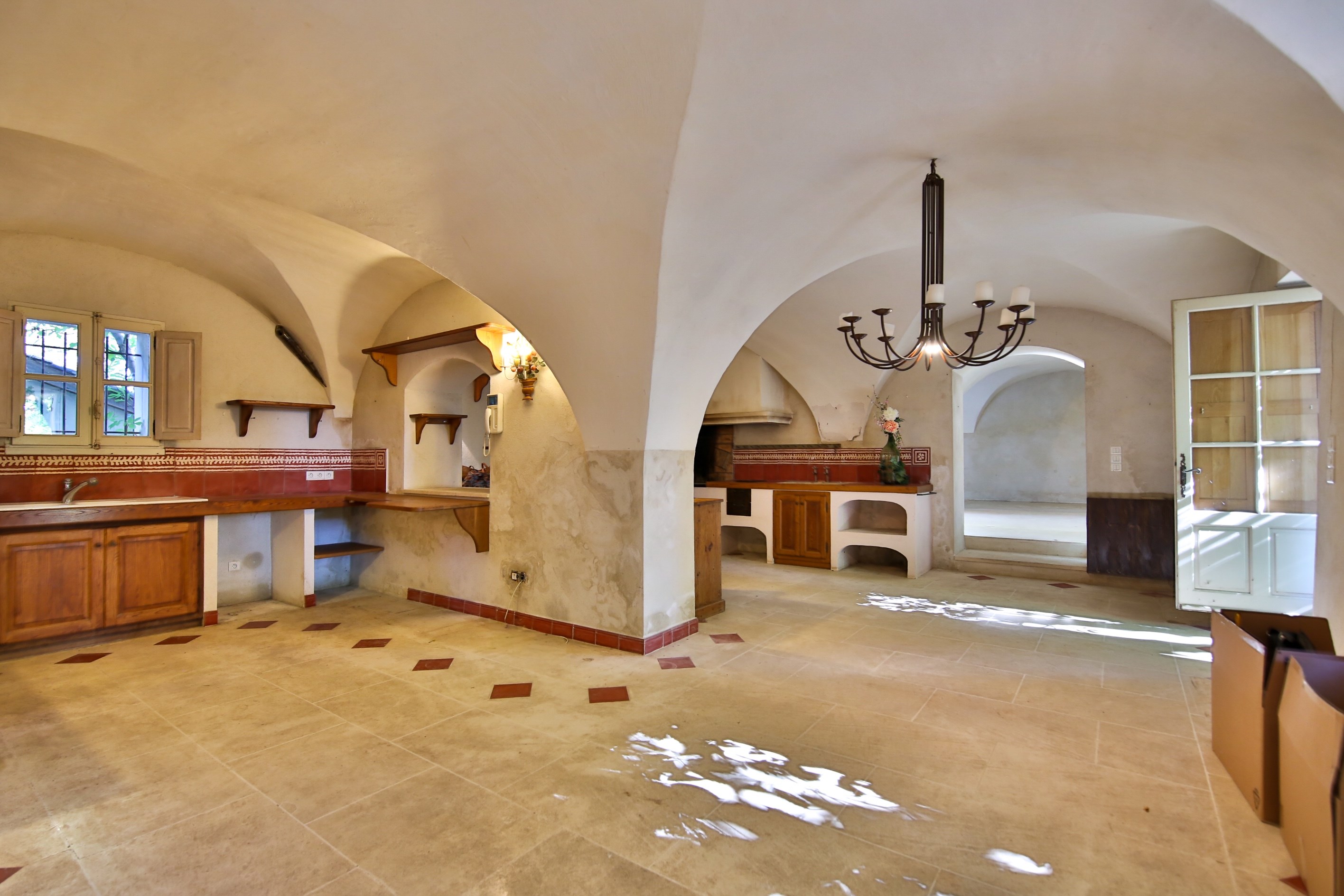  18th-century farmhouse, swimming pool, and 2 hectares of land - 物件實景