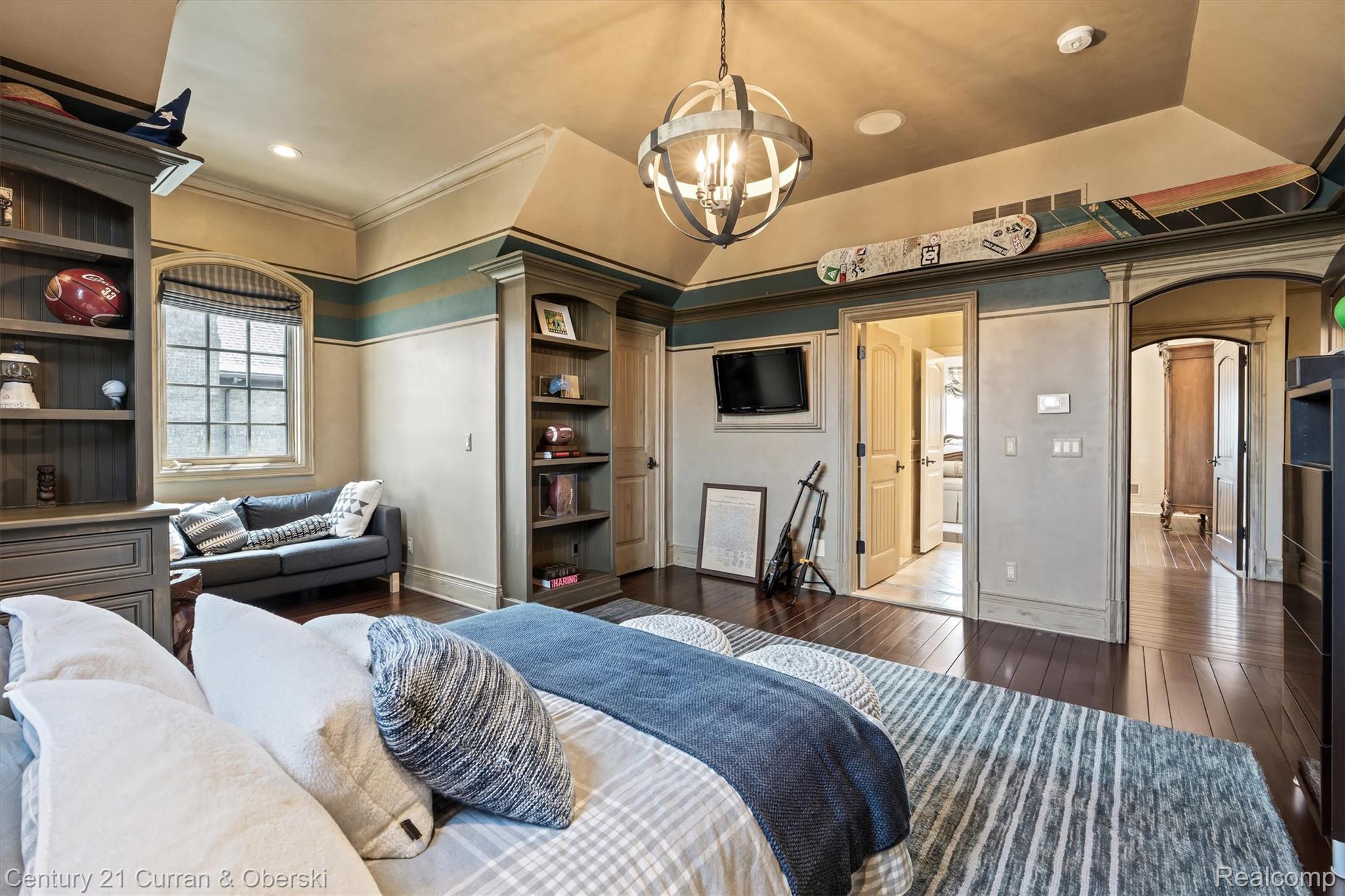 Northville, Michigan, 48168, United States, 4 Bedrooms Bedrooms, ,7 BathroomsBathrooms,Residential,For Sale,2038864