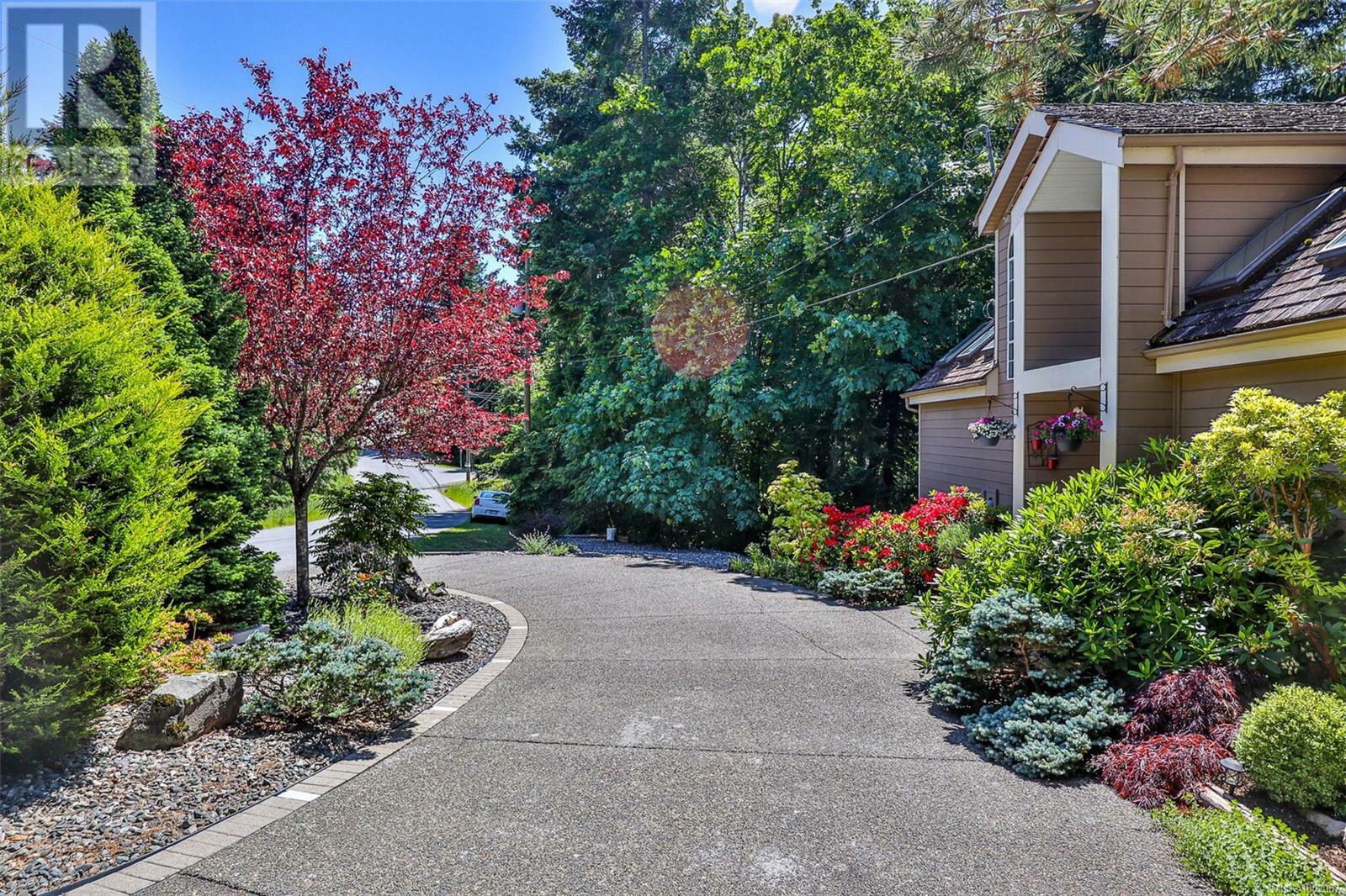 DUNCAN, British Columbia, V9L 5S6, CA, 4 Bedrooms Bedrooms, ,2 BathroomsBathrooms,Residential,For Sale,1873996