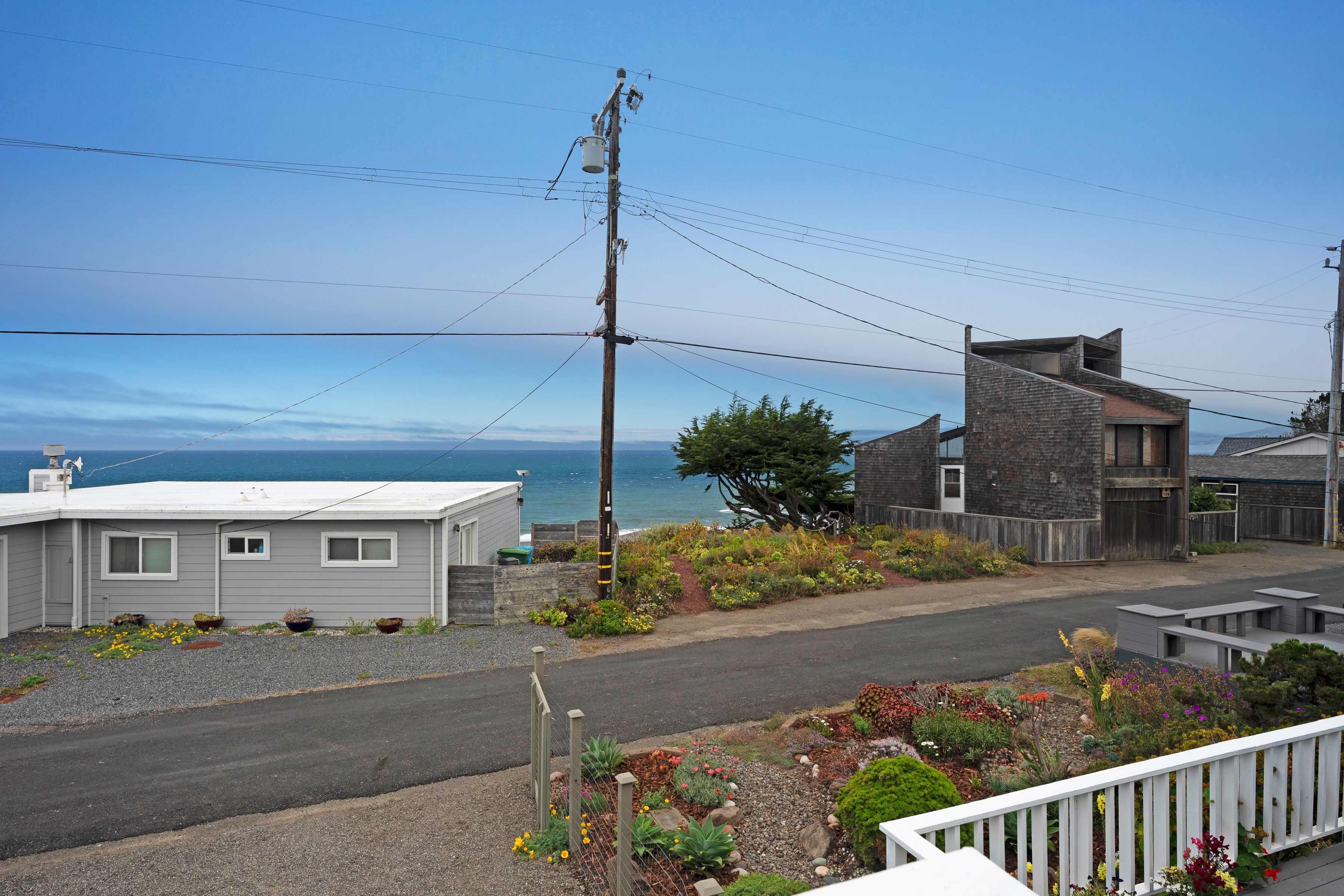  7036 Cliff Avenue, Bodega Bay, CA 94923 - 物件實景