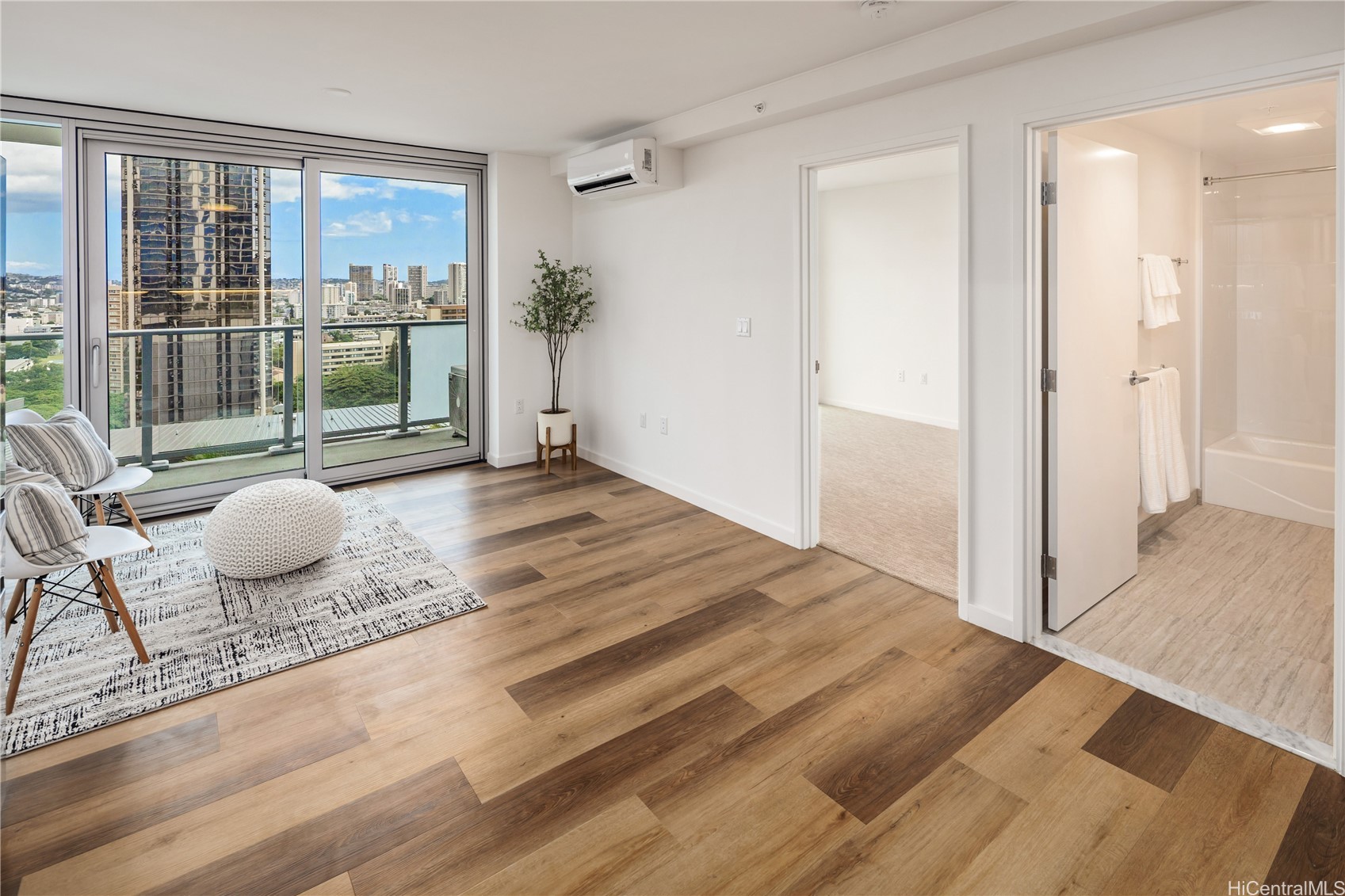 Honolulu, Hawaii, 96814, United States, 1 Bedroom Bedrooms, ,1 BathroomBathrooms,Residential,For Sale,1992137