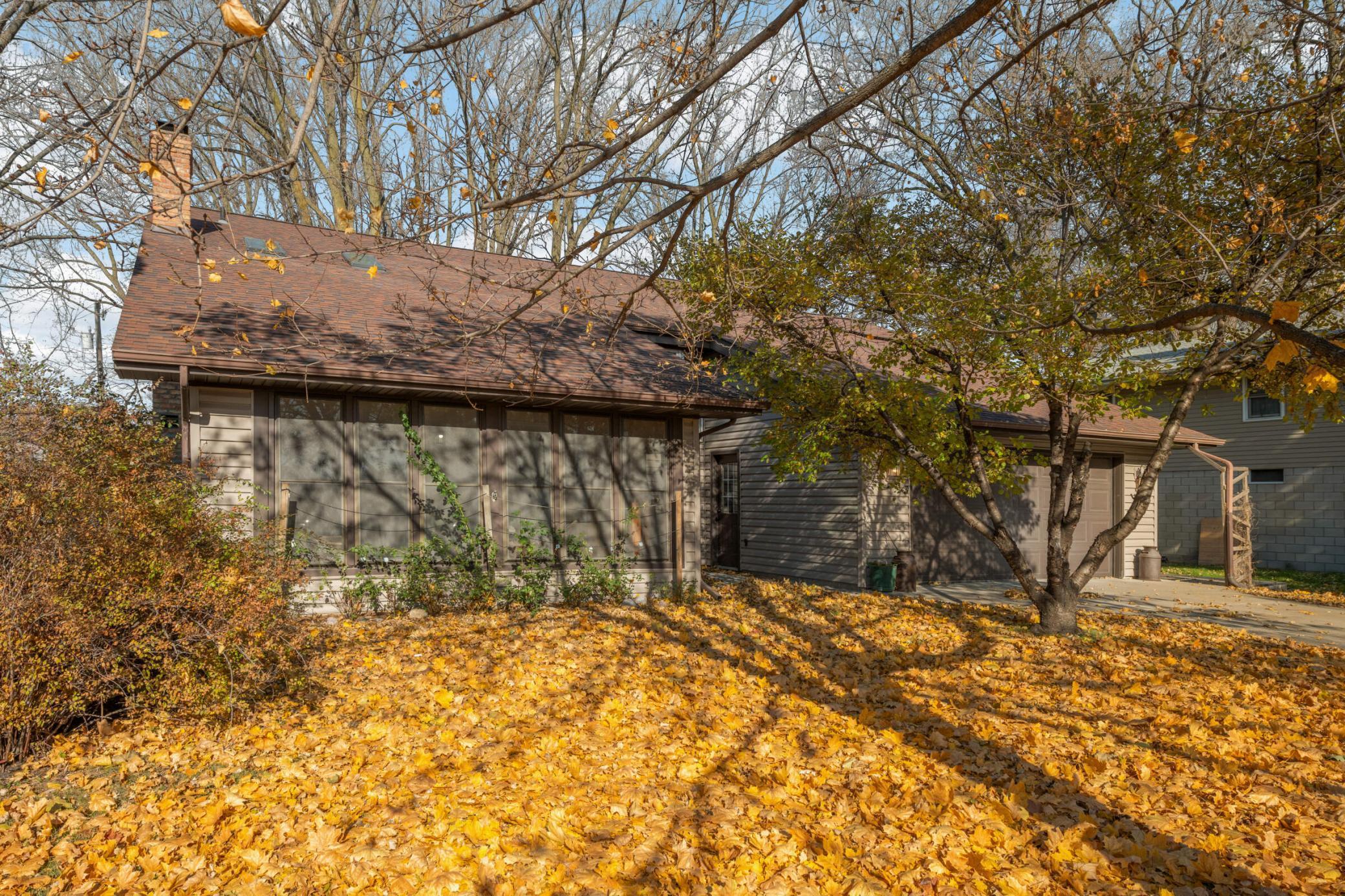 Vadnais Heights, Minnesota, 55127, United States, 4 Bedrooms Bedrooms, ,2 BathroomsBathrooms,Residential,For Sale,1993566