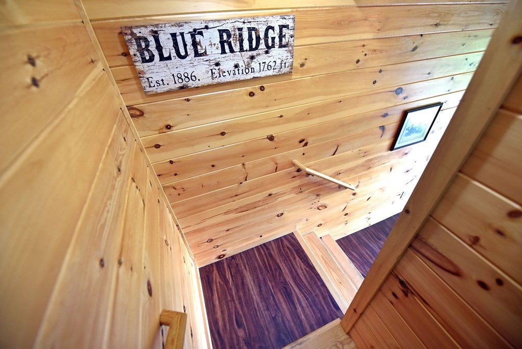 Blue Ridge, Georgia, 30513, United States, 3 Bedrooms Bedrooms, ,2 BathroomsBathrooms,Residential,For Sale,1859730