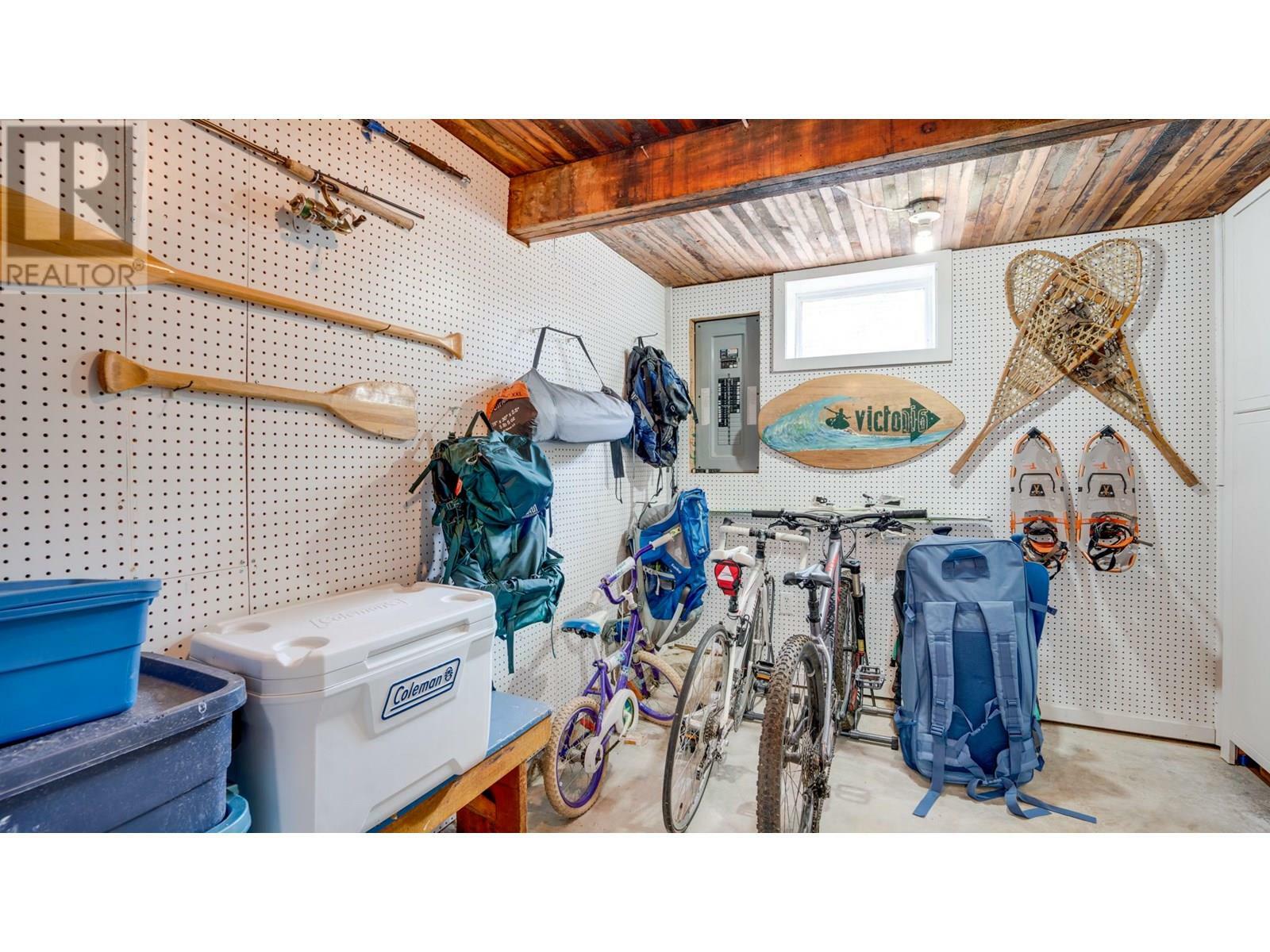 VERNON, British Columbia, V1T 1J7, CA, 5 Bedrooms Bedrooms, ,2 BathroomsBathrooms,Residential,For Sale,1865699
