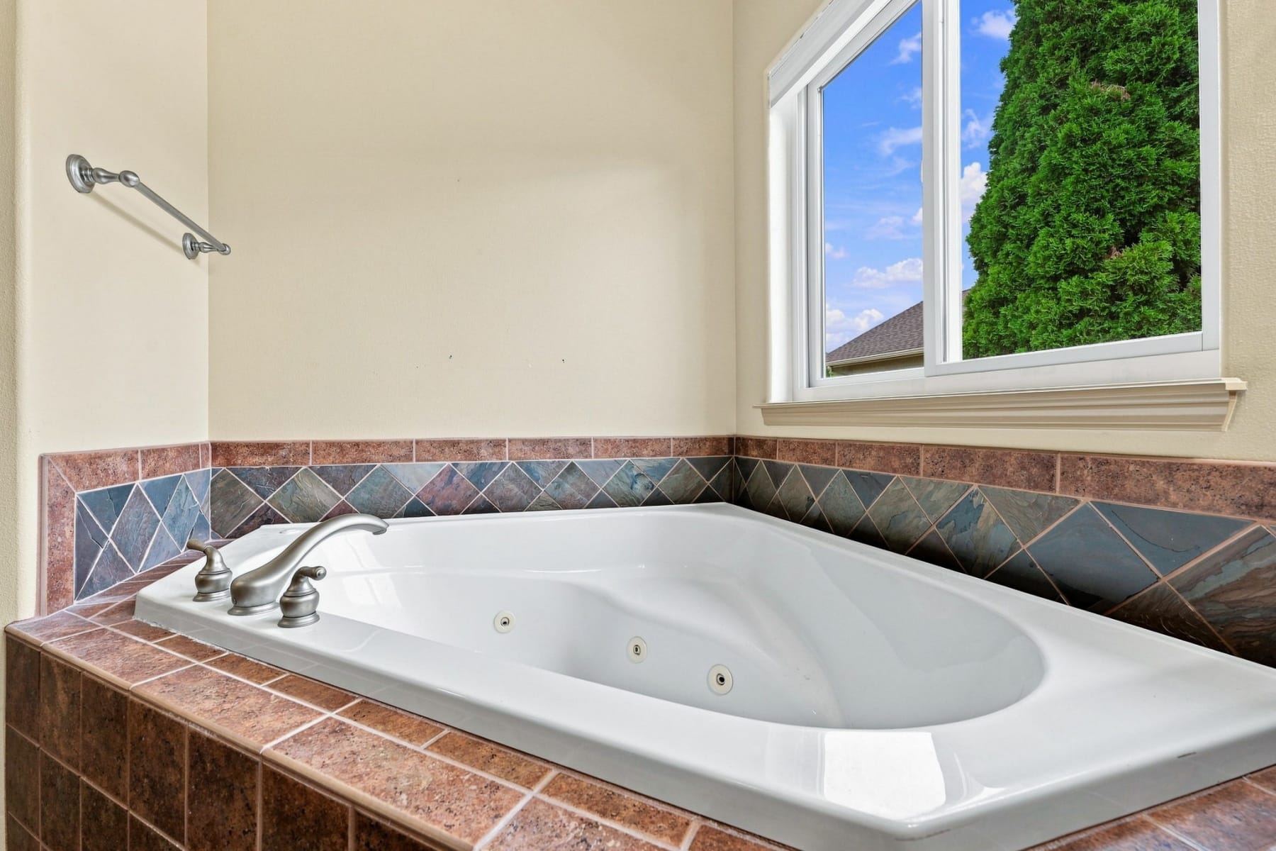  2234 SE Pilatus Lane Bend, OR 97702 - 物件實景