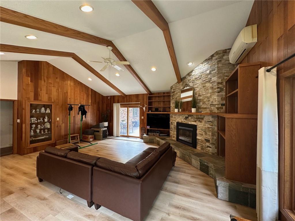 Ashland, Wisconsin, 54806, United States, 6 Bedrooms Bedrooms, ,4 BathroomsBathrooms,Residential,For Sale,1919856