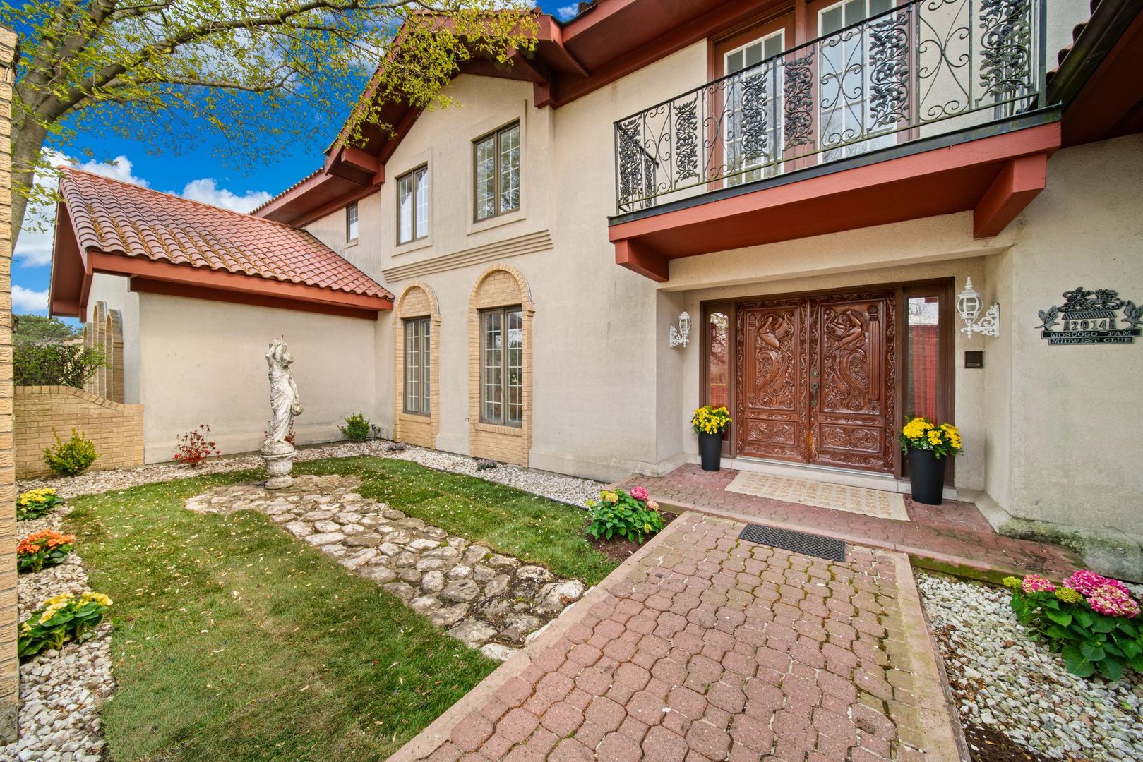 Oak Brook, Illinois, 60523, United States, 5 Bedrooms Bedrooms, ,6 BathroomsBathrooms,Residential,For Sale,1796873
