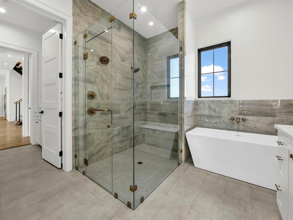 Weatherford, Texas, 76087, United States, 4 Bedrooms Bedrooms, ,4 BathroomsBathrooms,Residential,For Sale,1981455