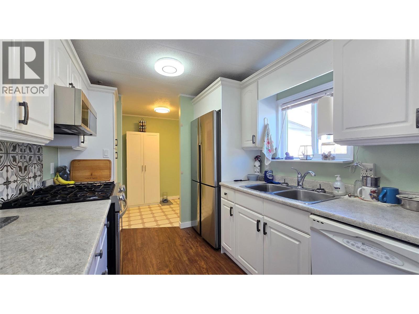 KAMLOOPS, British Columbia, V2H 1S7, CA, 4 Bedrooms Bedrooms, ,3 BathroomsBathrooms,Residential,For Sale,1949543