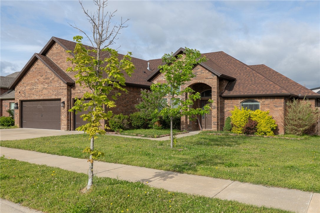 Snyders Bluff Dr, Fayetteville, AR 72704