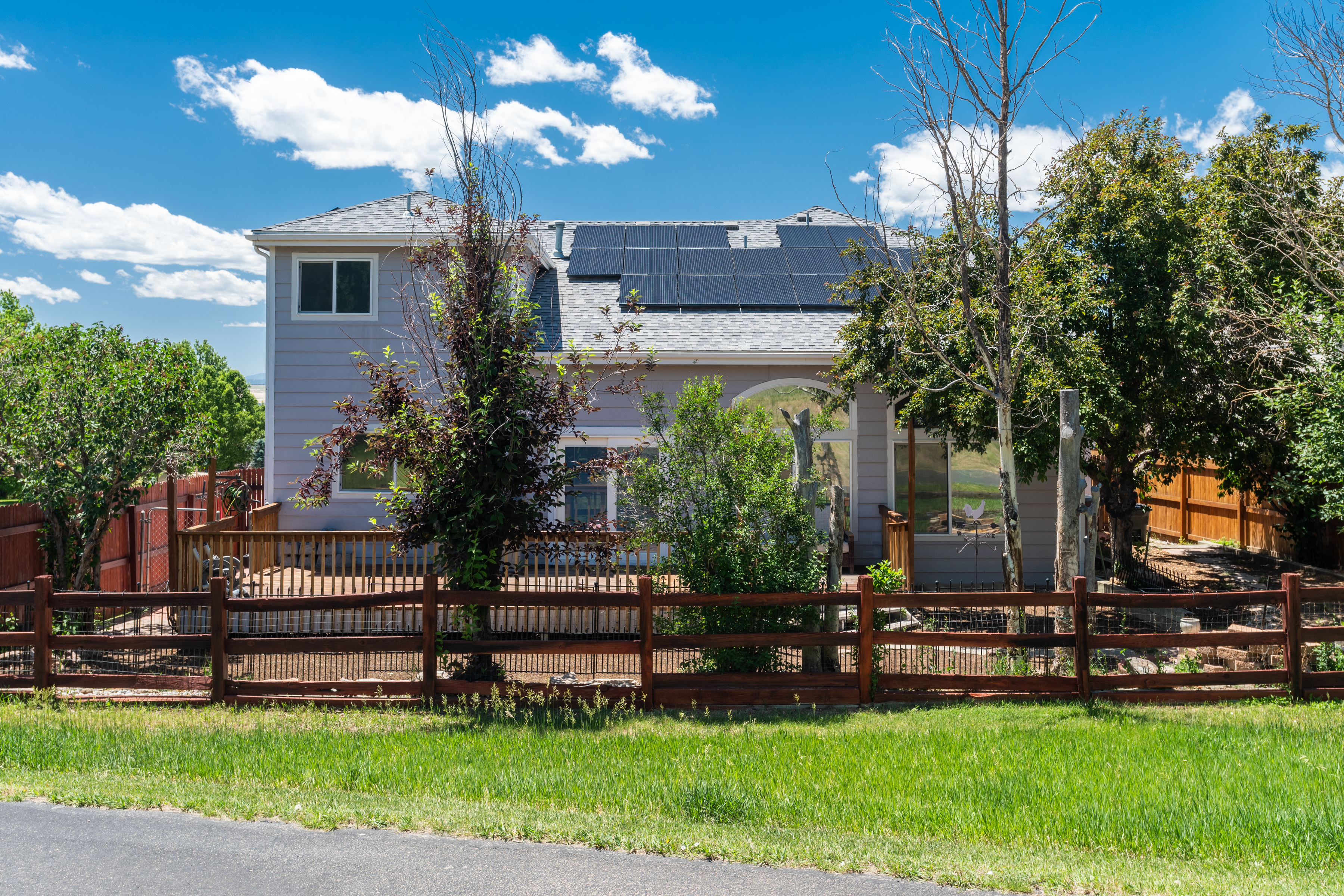  Situated on a Desirable Corner Lot in Hidden River - 物件實景
