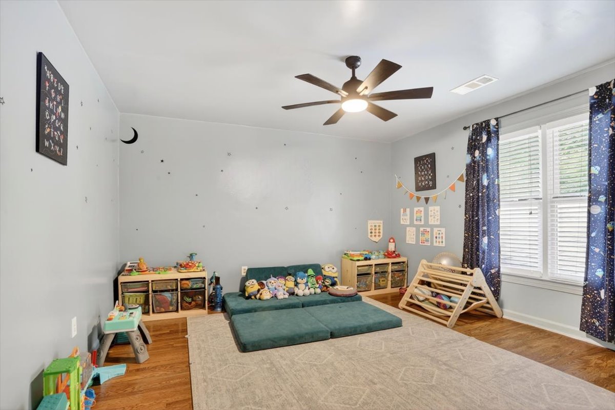 Germantown, Tennessee, 38139, United States, 5 Bedrooms Bedrooms, ,4 BathroomsBathrooms,Residential,For Sale,2048767
