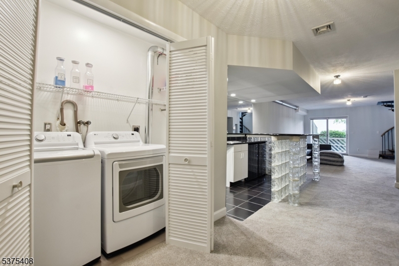 Clifton City, New Jersey, 07013-4019, United States, 2 Bedrooms Bedrooms, ,3 BathroomsBathrooms,Residential,For Sale,1920450