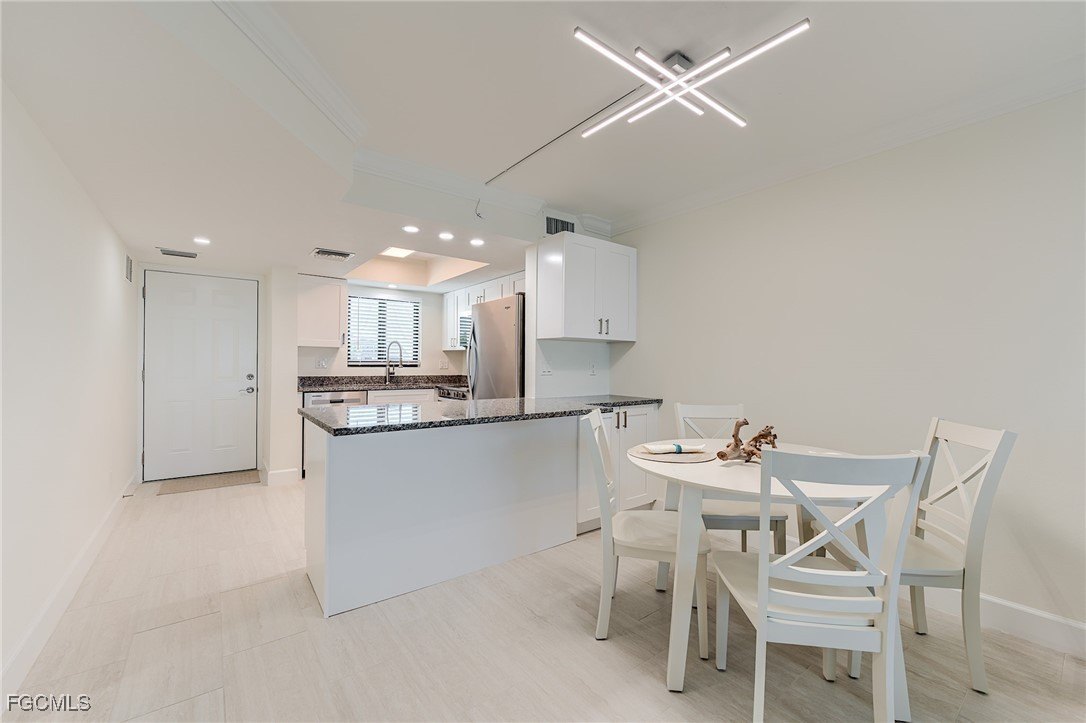 Fort Myers Beach, Florida, 33931, United States, 2 Bedrooms Bedrooms, ,2 BathroomsBathrooms,Residential,For Sale,1987327