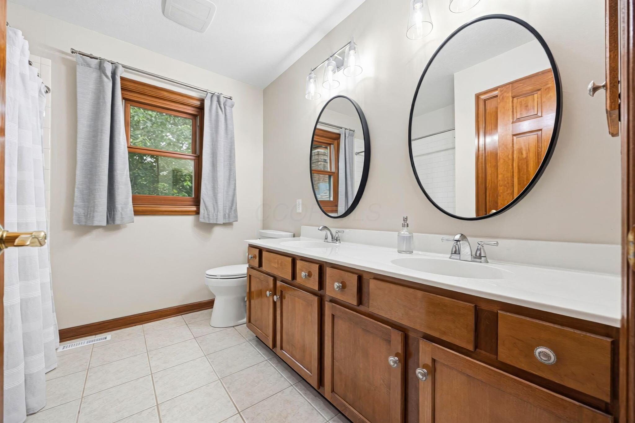 Lewis Center, Ohio, 43035, United States, 4 Bedrooms Bedrooms, ,2 BathroomsBathrooms,Residential,For Sale,2048697