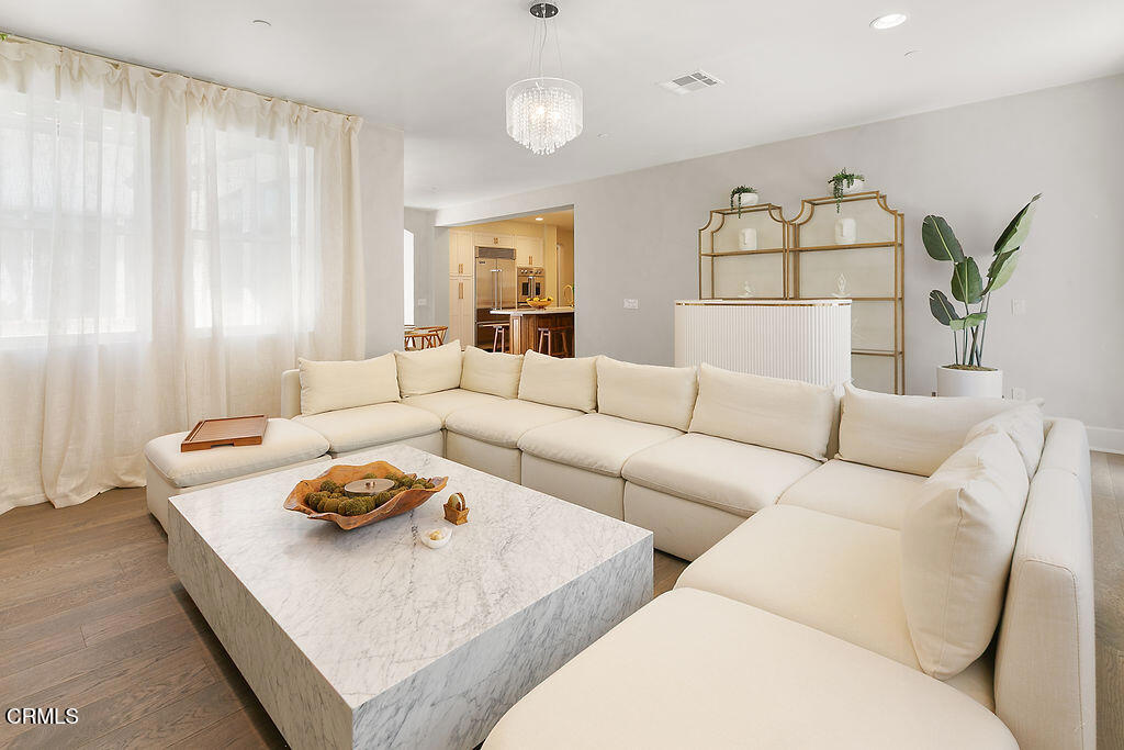 Thousand Oaks, California, 91362, United States, 4 Bedrooms Bedrooms, ,4 BathroomsBathrooms,Residential,For Sale,1997017