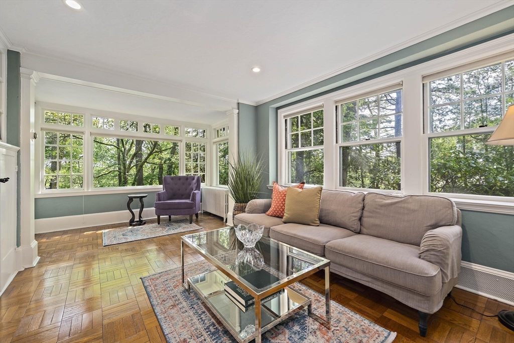 Newton, Massachusetts, 02468, United States, 4 Bedrooms Bedrooms, ,4 BathroomsBathrooms,Residential,For Sale,1829542