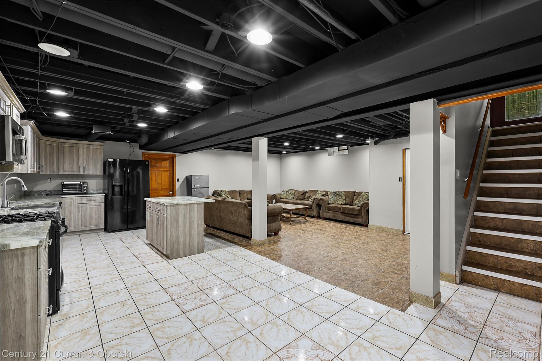 Dearborn, Michigan, 48126, United States, 4 Bedrooms Bedrooms, ,4 BathroomsBathrooms,Residential,For Sale,1974574