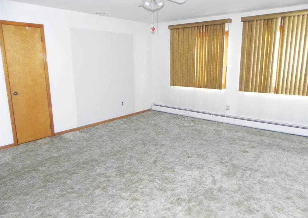 Moonachie, New Jersey, 07074, United States, 5 Bedrooms Bedrooms, ,4 BathroomsBathrooms,Residential,For Sale,1936964