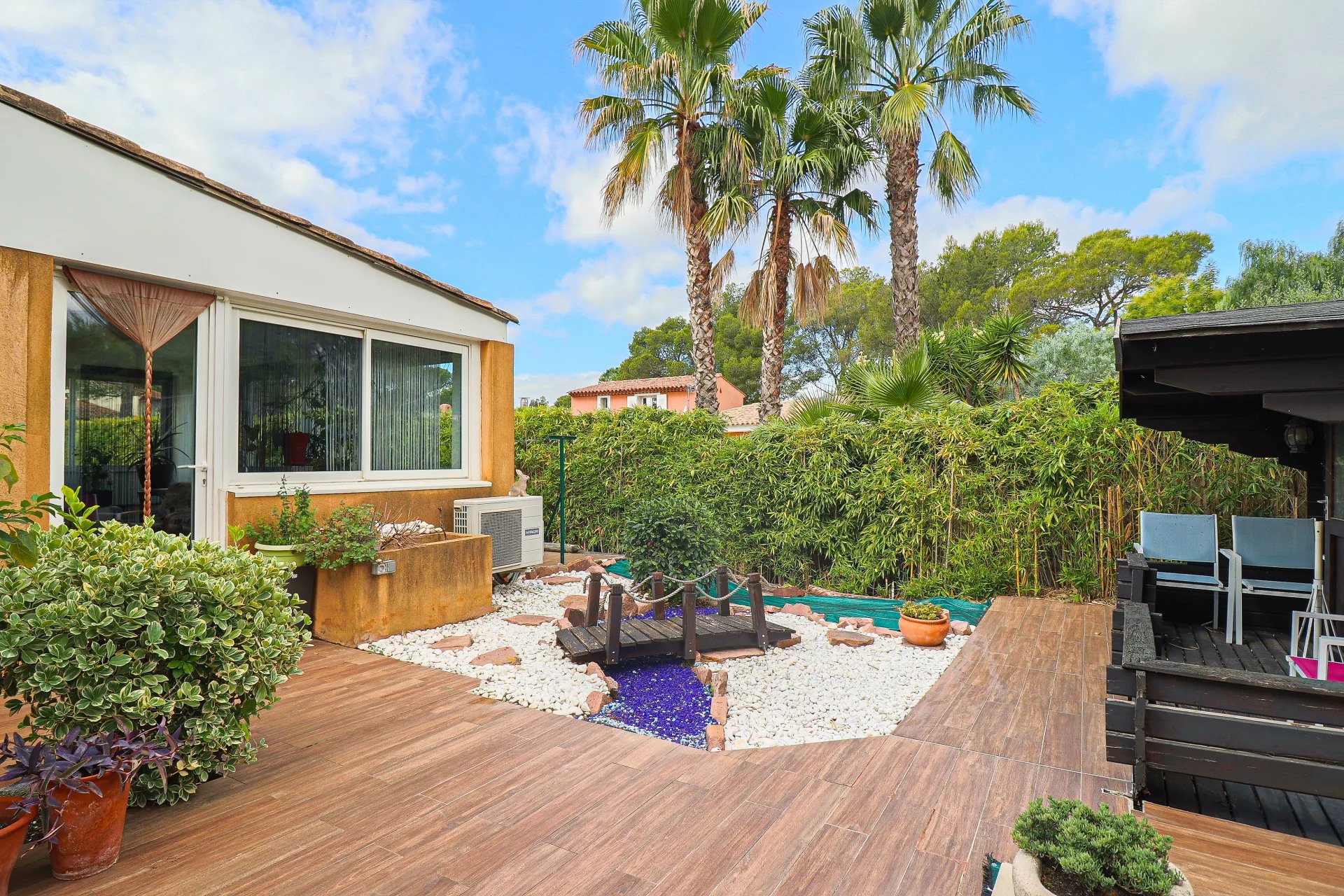 Saint-Raphaël, Provence-Alpes-Côte d’Azur, 83700, FR, 4 Bedrooms Bedrooms, ,Residential,For Sale,1994495