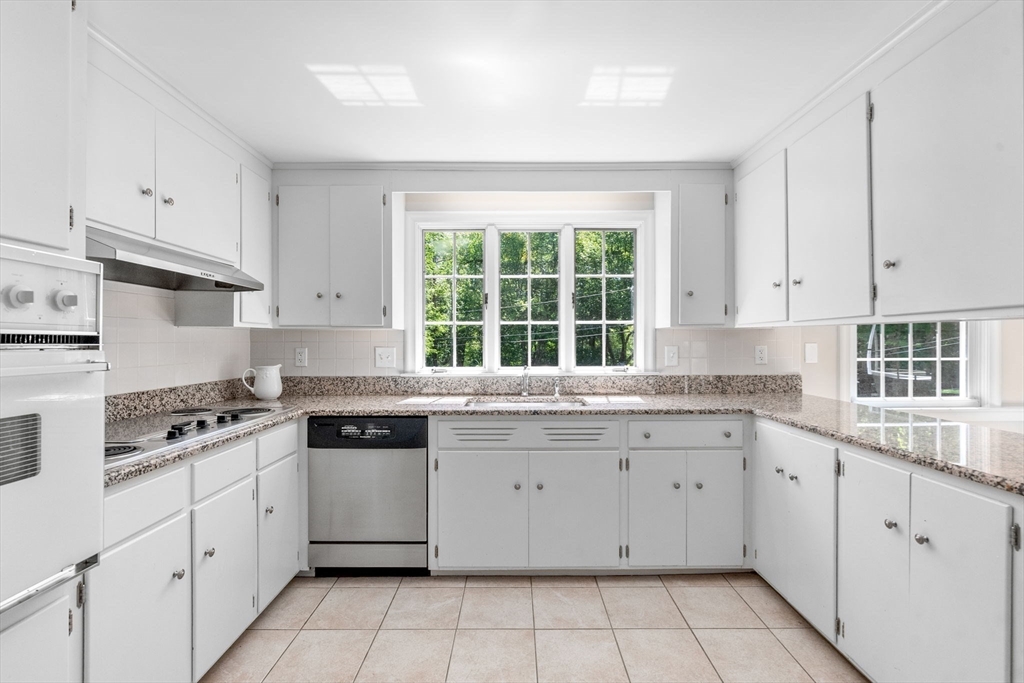 Weston, Massachusetts, 02493, United States, 4 Bedrooms Bedrooms, ,3 BathroomsBathrooms,Residential,For Sale,1838701