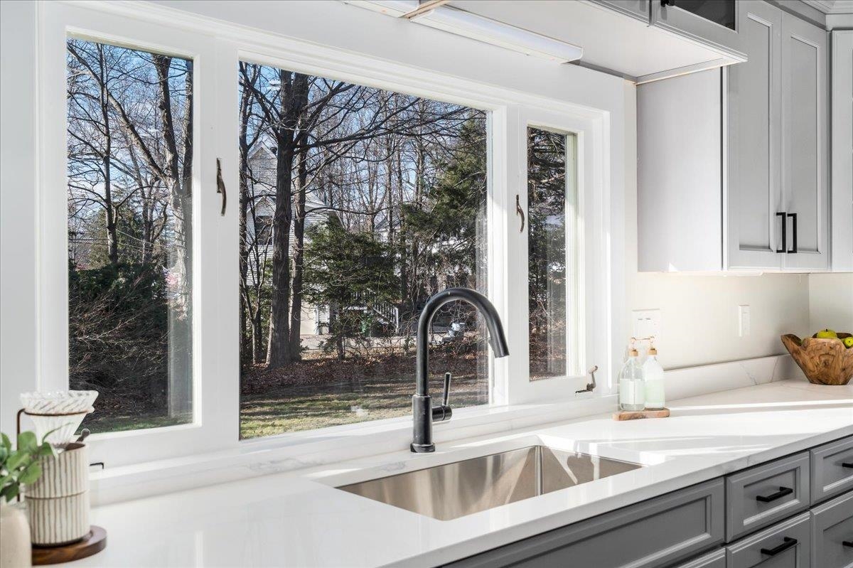 Nashua, New Hampshire, 03064, United States, 4 Bedrooms Bedrooms, ,3 BathroomsBathrooms,Residential,For Sale,1901242