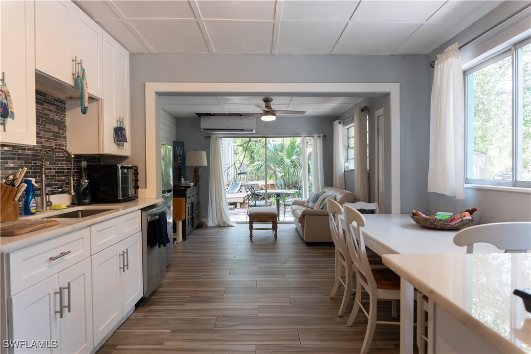 Fort Myers, Florida, 33916, United States, 4 Bedrooms Bedrooms, ,5 BathroomsBathrooms,Residential,For Sale,1975141