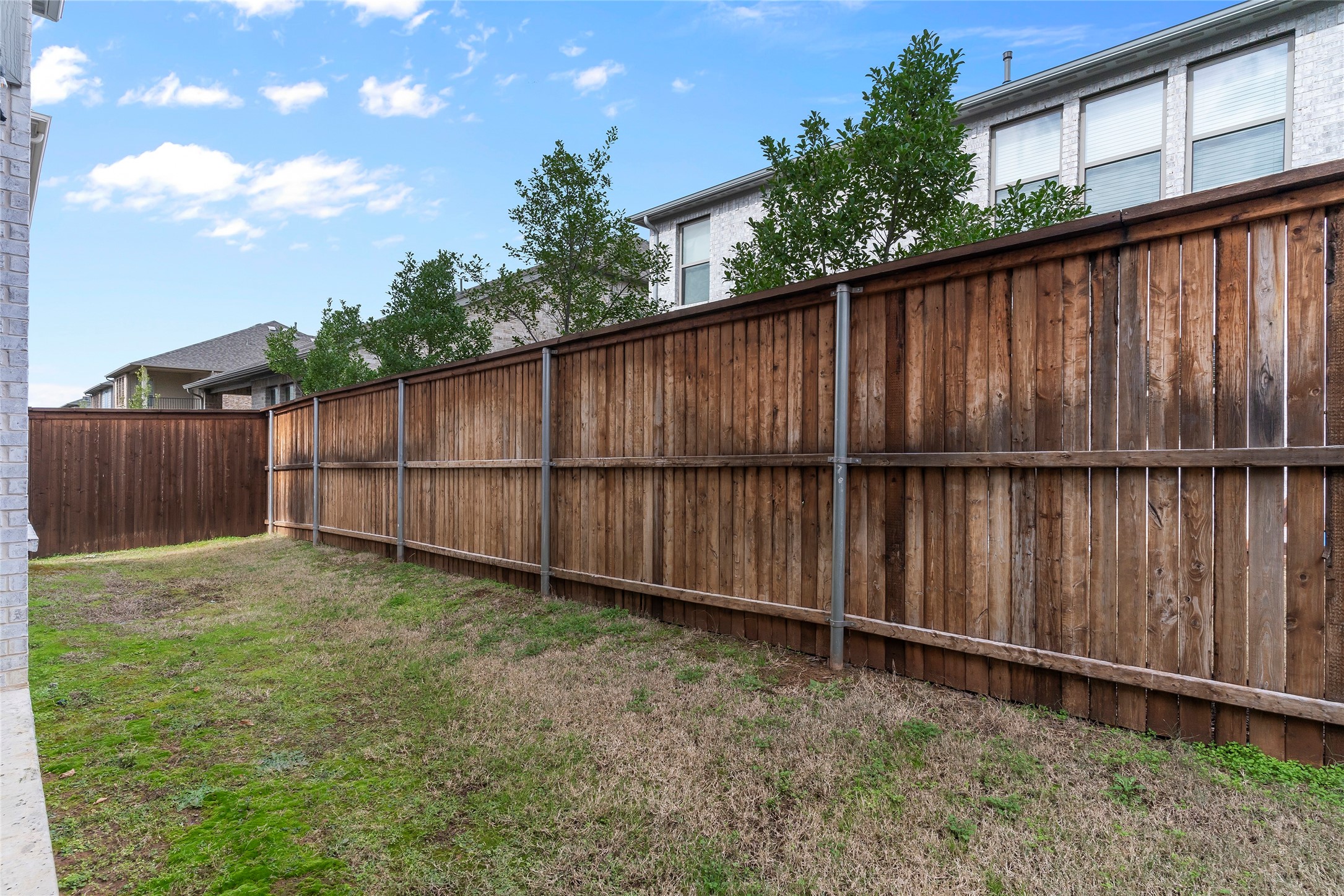 Carrollton, Texas, 75010, United States, 4 Bedrooms Bedrooms, ,3 BathroomsBathrooms,Residential,For Sale,1941049