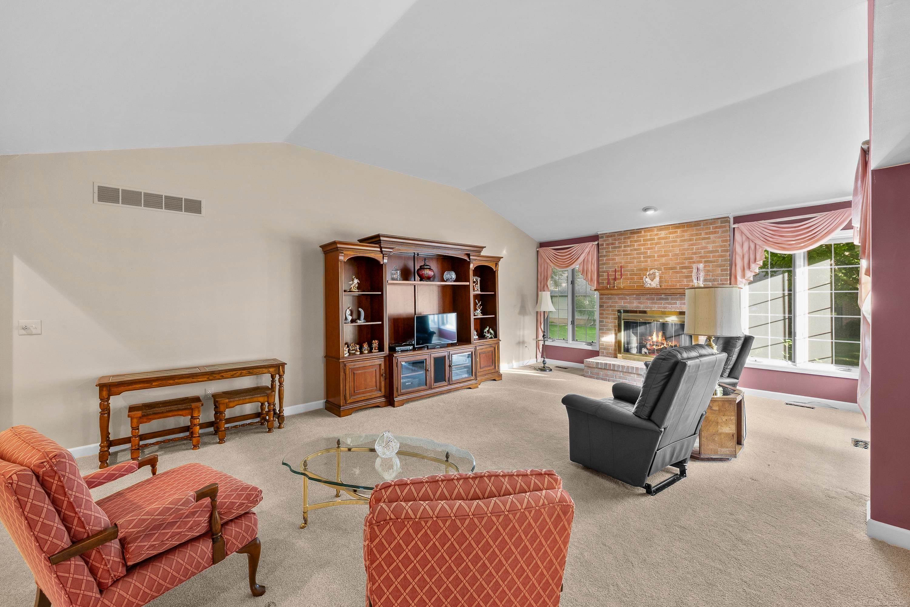 Rochester Hills, Michigan, 48307, United States, 2 Bedrooms Bedrooms, ,4 BathroomsBathrooms,Residential,For Sale,1980077