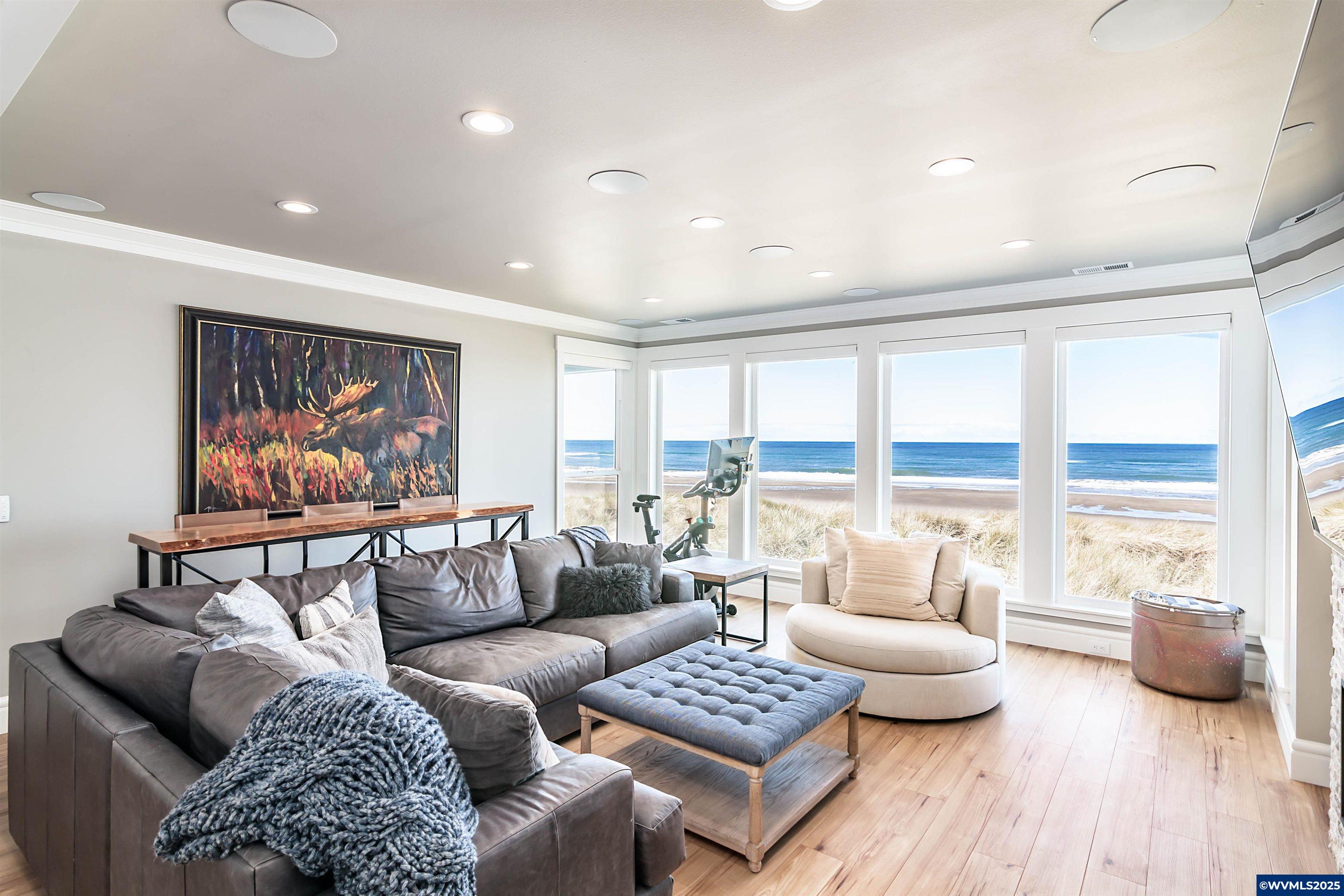 Gleneden Beach, Oregon, 97388, United States, 4 Bedrooms Bedrooms, ,6 BathroomsBathrooms,Residential,For Sale,1793897